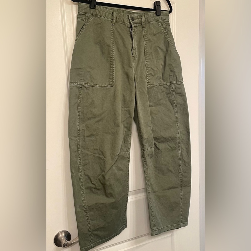 GAP Women’s Olive Barrel Leg Pants
